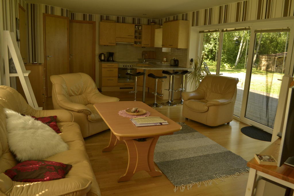 Mere Holiday House Salme Kamer foto