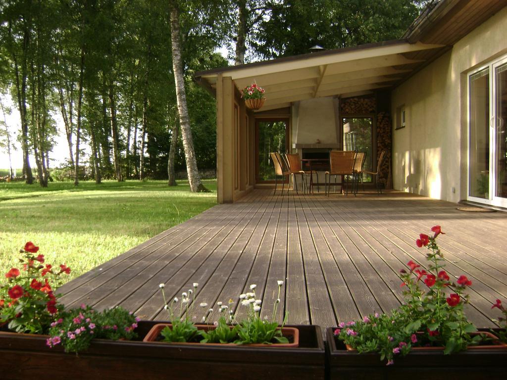 Mere Holiday House Salme Buitenkant foto